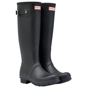 BRAND NEW Hunter Boots - size 8 - black